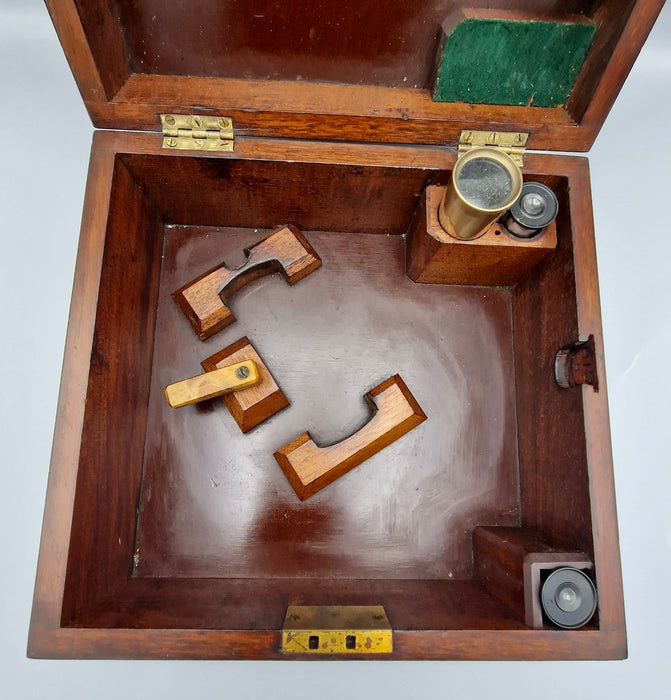 Sestante Hezzanith in ottone completo di scatola ed accessori UK 1930 ca