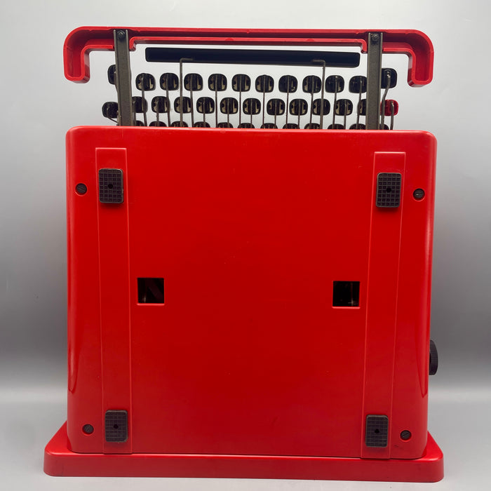 Olivetti Valentine rossa macchina scrivere design E. Sottsass 1969