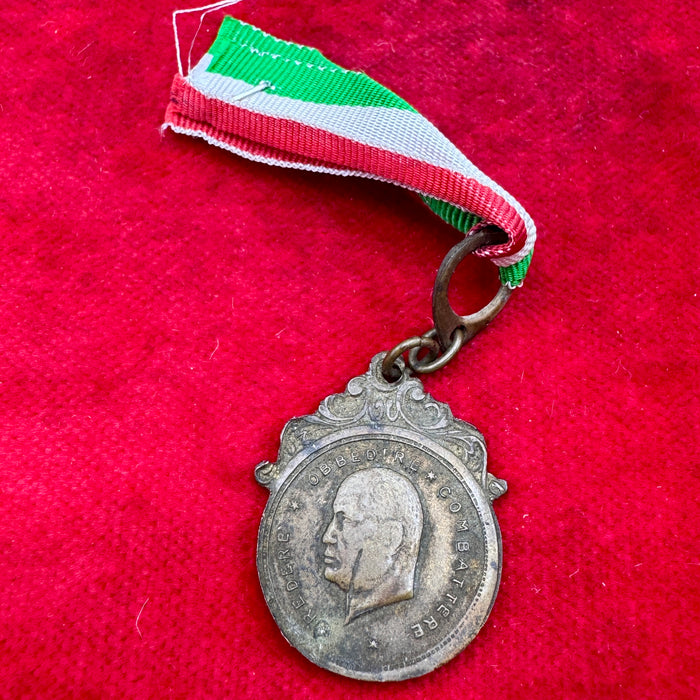 Pendente medaglia Duce Credere Obbedire Combattere tricolore 1940 ca