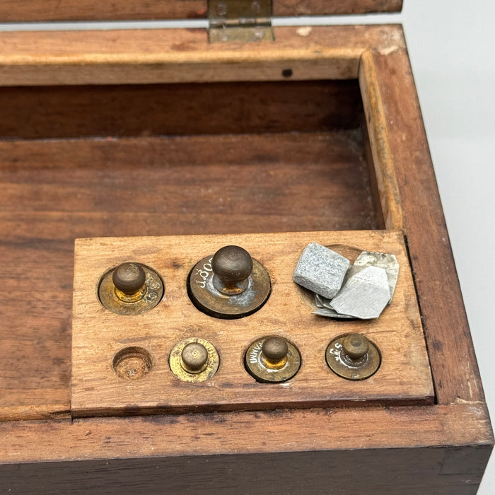 Bilancia di precisione orafo portatile ottone scatola legno con pesi K2 1950 ca