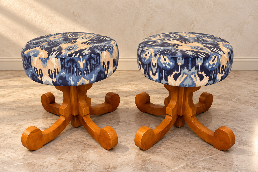 Coppia sgabelli grandi dimensioni legno massello Italia 1970 ca