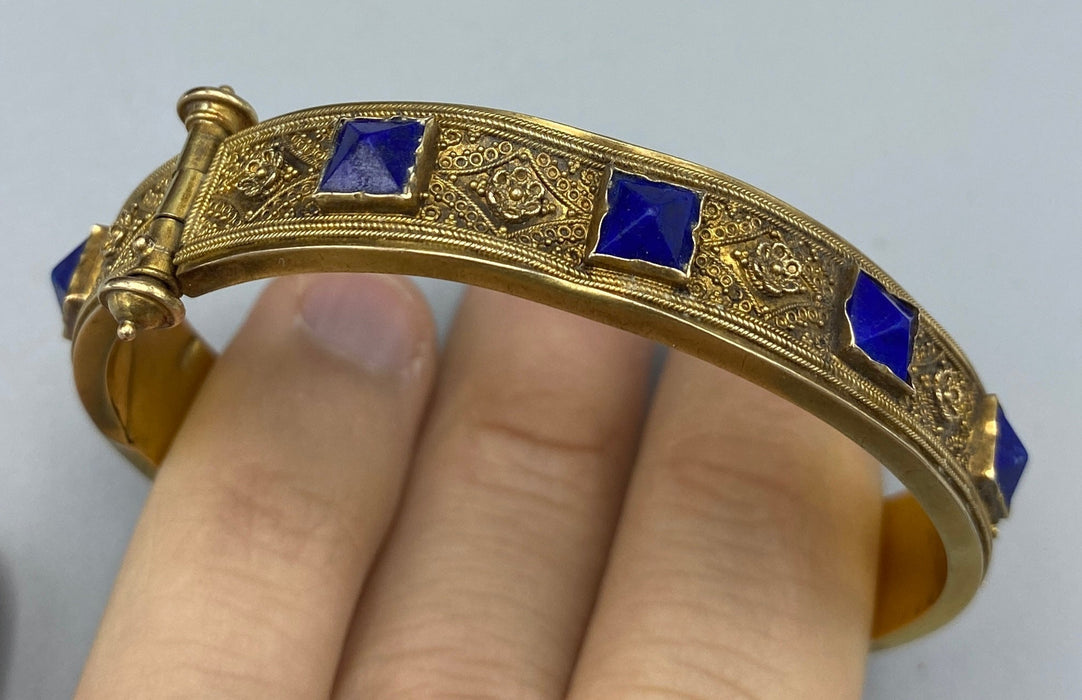 Bracciale oro microgranulazione e lapislazzuli attr. Castellani Roma inizio XIX sec