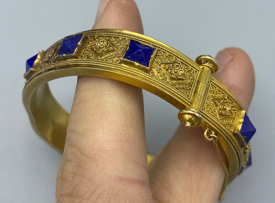 Bracciale oro microgranulazione e lapislazzuli attr. Castellani Roma inizio XIX sec