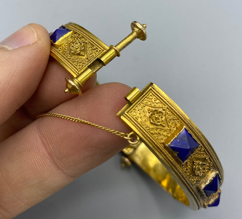 Bracciale oro microgranulazione e lapislazzuli attr. Castellani Roma inizio XIX sec