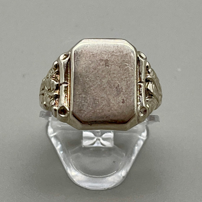 Anello sigillo rettangolare con decori in argento 925 anno 2020 ca