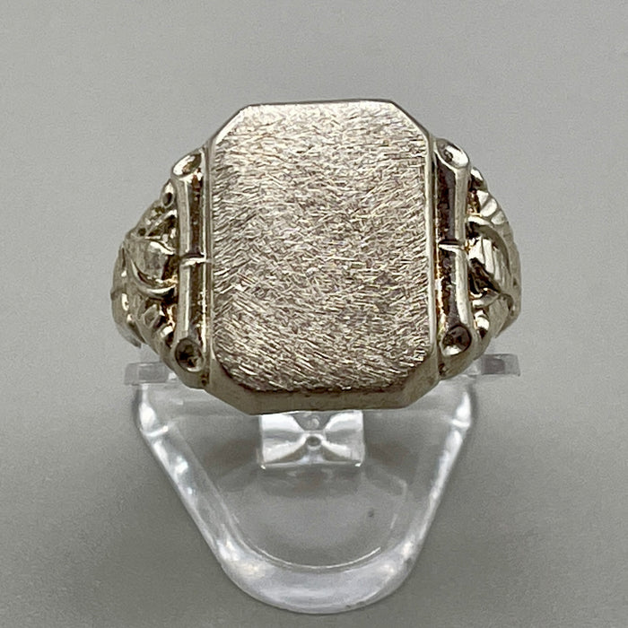 Anello sigillo rettangolare con decori in argento 925 anno 2020 ca