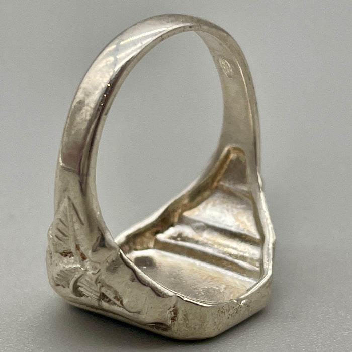 Anello sigillo rettangolare con decori in argento 925 anno 2020 ca