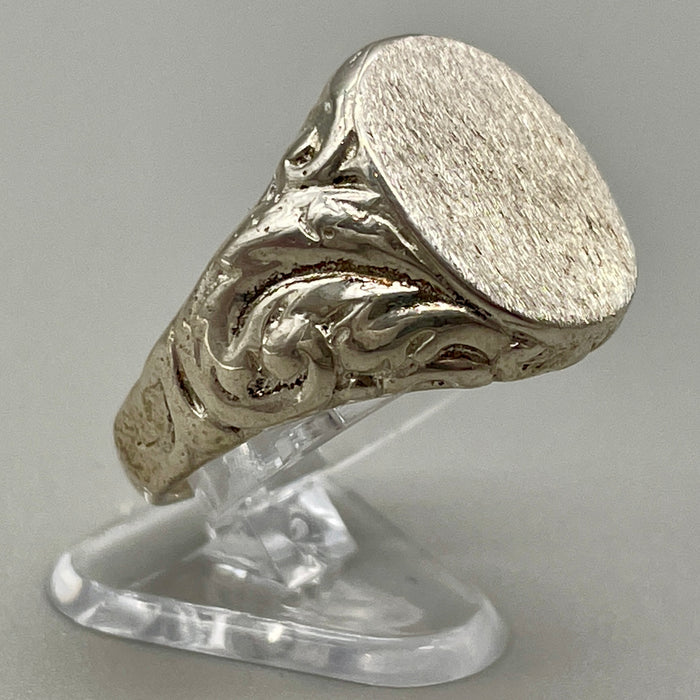 Anello sigillo ovale con decori in argento 925 anno 2020 ca