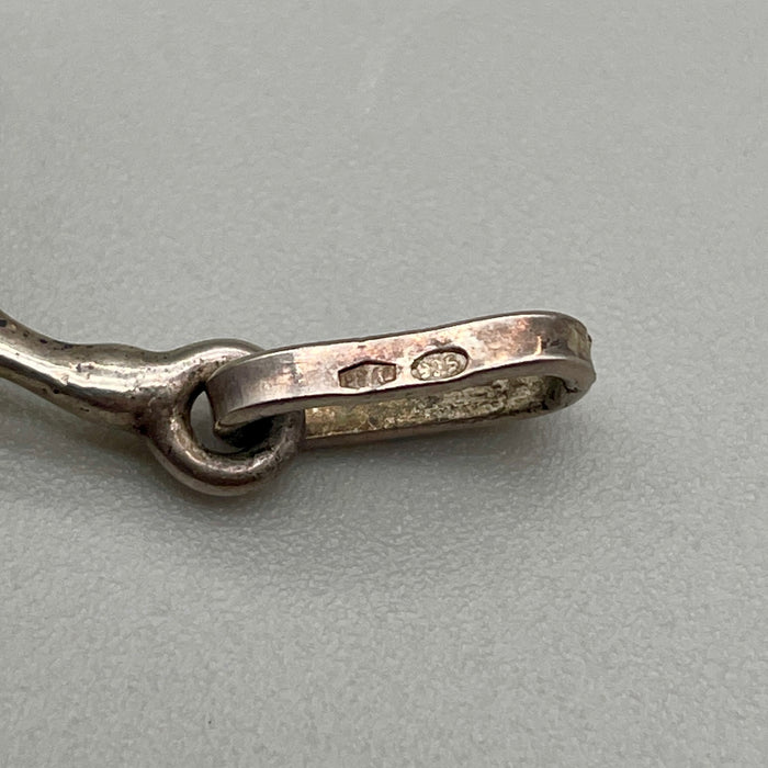 Pendente a forma di delfino in argento 925 e smalti 1990 ca