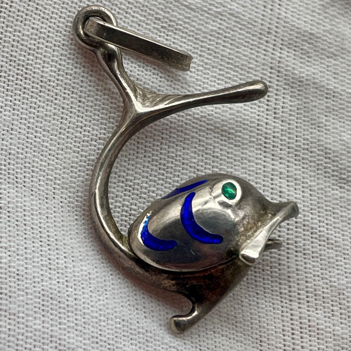 Pendente a forma di delfino in argento 925 e smalti 1990 ca