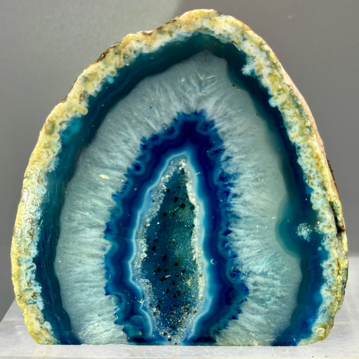 Agata blu del Brasile geode minerale pietra da collezione 191 gr.
