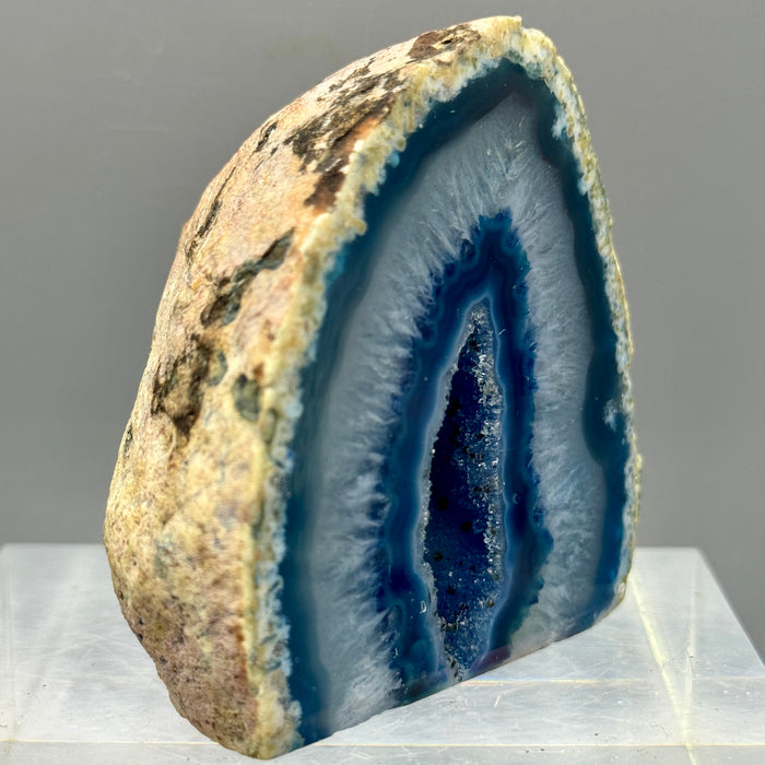 Agata blu del Brasile geode minerale pietra da collezione 191 gr.