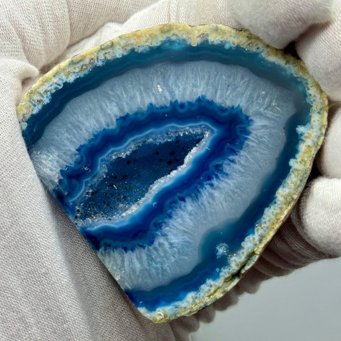 Agata blu del Brasile geode minerale pietra da collezione 191 gr.