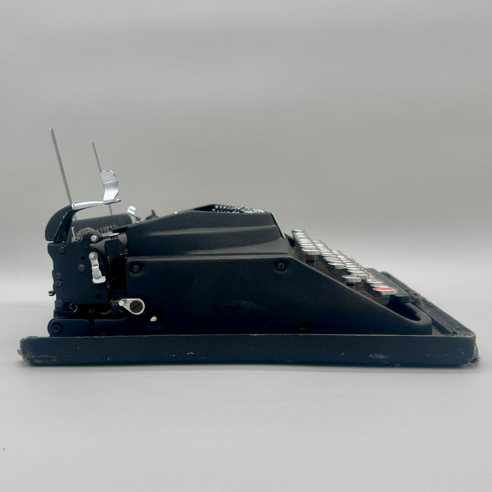 Olivetti Ico MP1 nera macchina scrivere con custodia 1930 ca