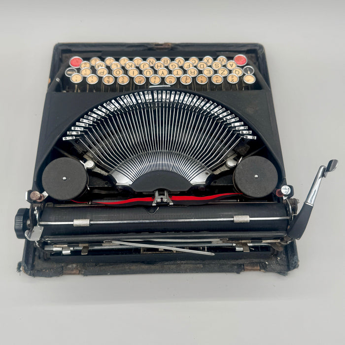 Olivetti Ico MP1 nera macchina scrivere con custodia 1930 ca
