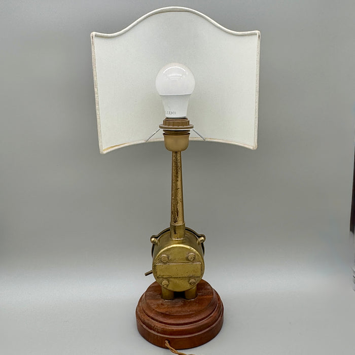 Lampada da tavolo Marina ricavata da manopola di quadrante Italia 1990 ca