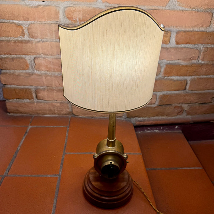 Lampada da tavolo Marina ricavata da manopola di quadrante Italia 1990 ca