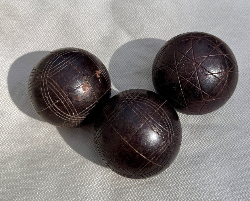 Bocce in ferro da competizione Boules de Pétanques decorate Francia inizio XX sec.