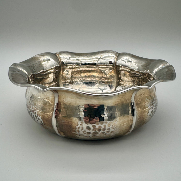 Ciotola Cassetti Firenze ricurva placcata argento martellata a mano 1990 ca
