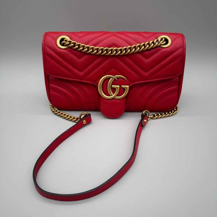 Borsa Gucci GG Marmont Flap tracolla pelle rossa misura M 26 cm anno 2020 ca