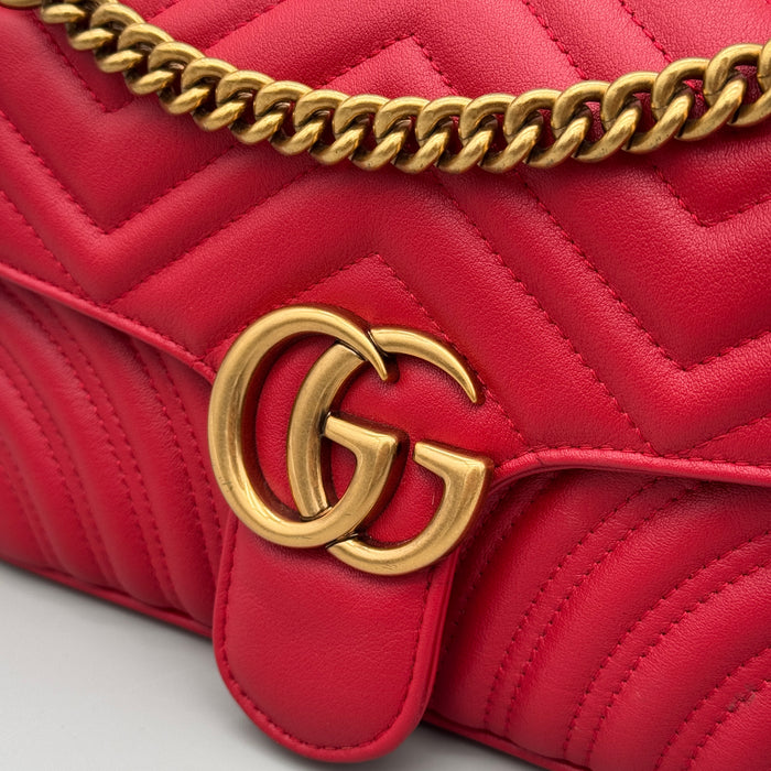 Borsa Gucci GG Marmont Flap tracolla pelle rossa misura M 26 cm anno 2020 ca