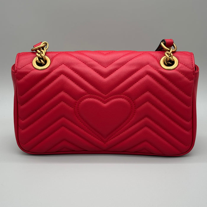 Borsa Gucci GG Marmont Flap tracolla pelle rossa misura M 26 cm anno 2020 ca