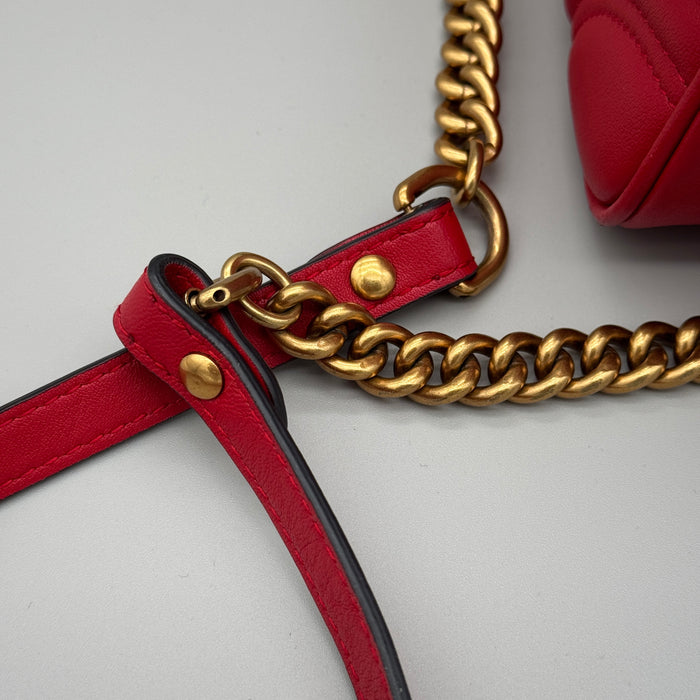 Borsa Gucci GG Marmont Flap tracolla pelle rossa misura M 26 cm anno 2020 ca