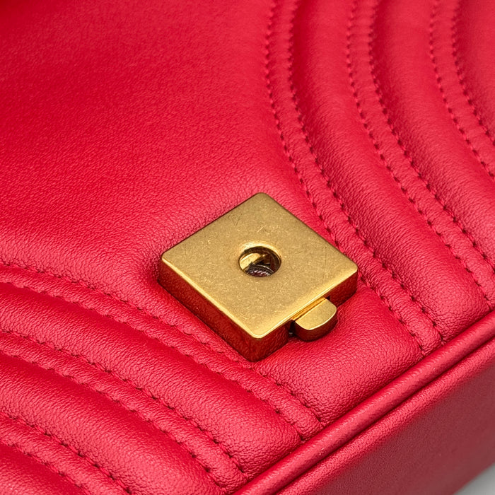 Borsa Gucci GG Marmont Flap tracolla pelle rossa misura M 26 cm anno 2020 ca