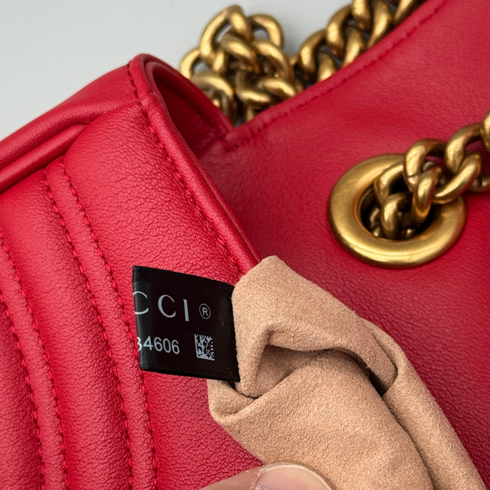 Borsa Gucci GG Marmont Flap tracolla pelle rossa misura M 26 cm anno 2020 ca