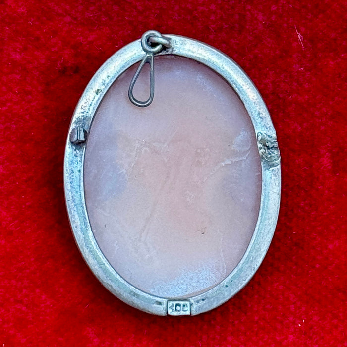 Cammeo figura femminile con montatura argento Italia 1920 ca