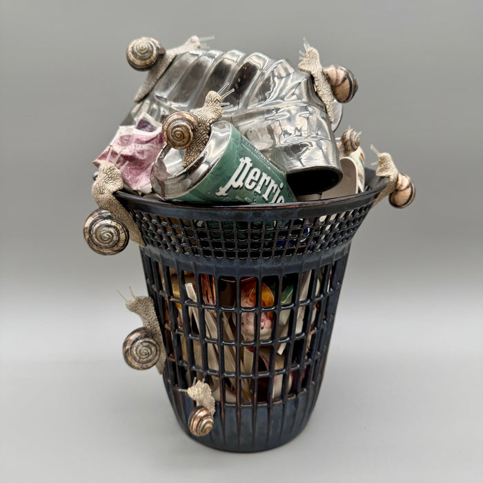Bertozzi & Casoni – "Cestino della discordia" – scultura ceramica policroma - 2016