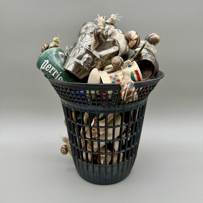 Bertozzi & Casoni – "Cestino della discordia" – scultura ceramica policroma - 2016