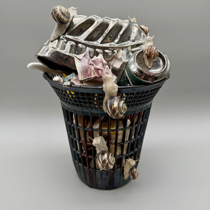 Bertozzi & Casoni – "Cestino della discordia" – scultura ceramica policroma - 2016