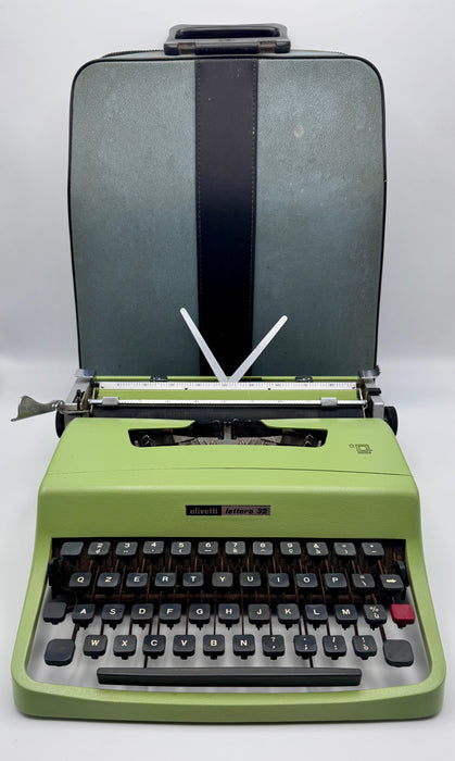 Olivetti Lettera 32 funzionante macchina scrivere con custodia colore mela verde 1970 ca