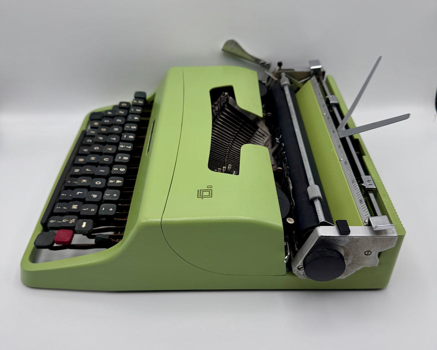 Olivetti Lettera 32 funzionante macchina scrivere con custodia colore mela verde 1970 ca