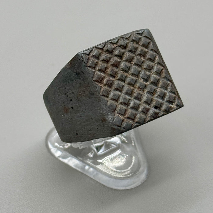 Anello sigillo quadrato 'trench art' prima metà XX sec.