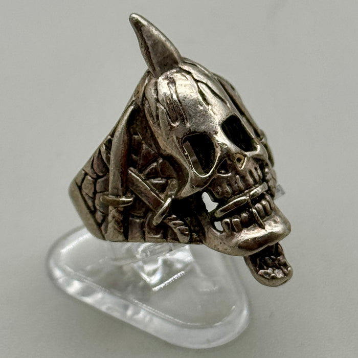 Anello argentato teschio e pugnali Italia 1984