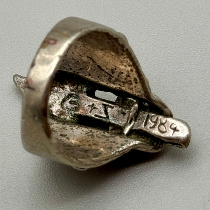 Anello argentato teschio e pugnali Italia 1984