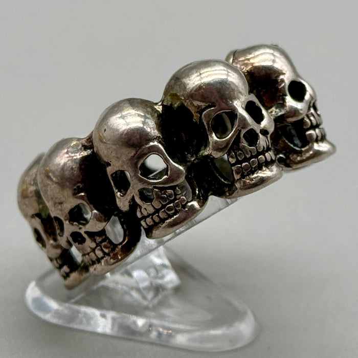 Anello argentato teschi lungo la circonferenza Italia 1980 ca