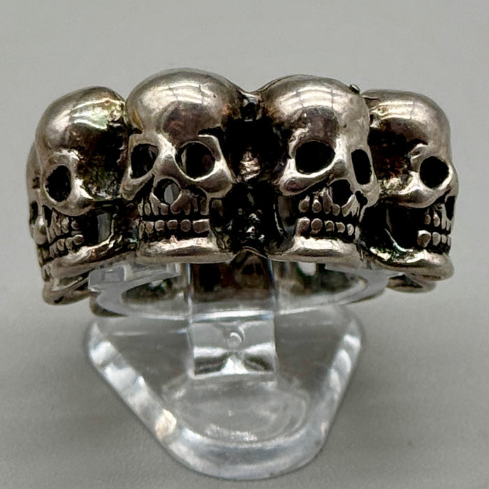 Anello argentato teschi lungo la circonferenza Italia 1980 ca
