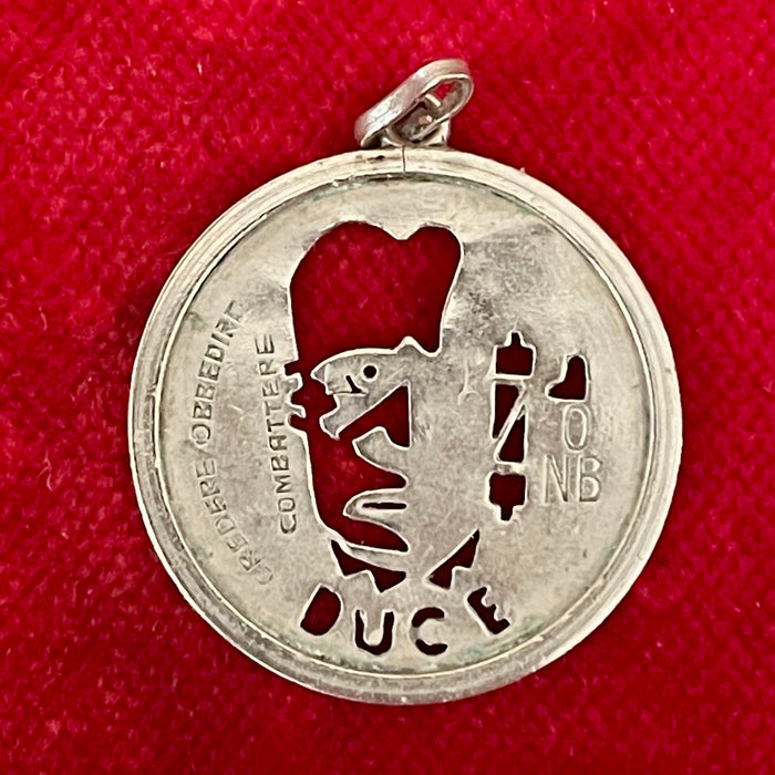 Medaglia pendente ONB Duce Mussolini Credere Obbedire Combattere 1940 ca