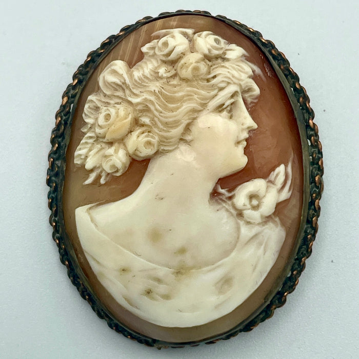 Cammeo figura femminile montatura spilla Italia 1920 ca