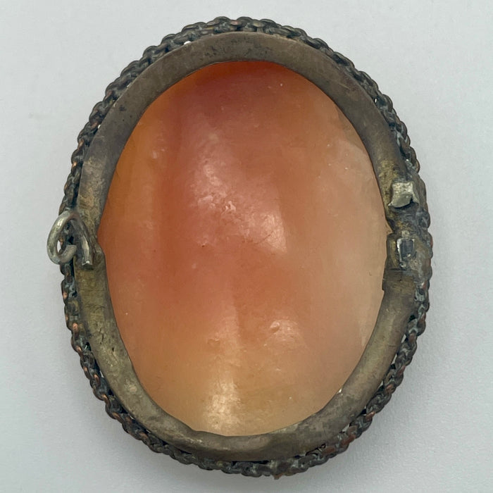 Cammeo figura femminile montatura spilla Italia 1920 ca