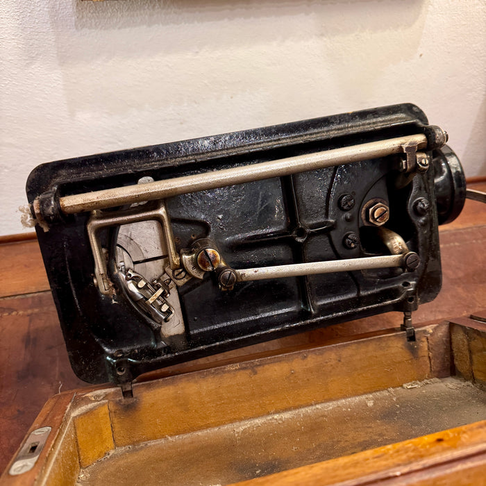 Singer macchina da cucire a manovella seriale F779619 funzionante con base 1910