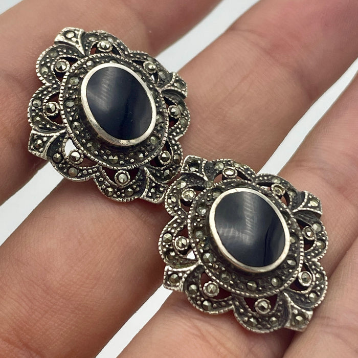 Orecchini floreali argento e onice Italia 1950 ca