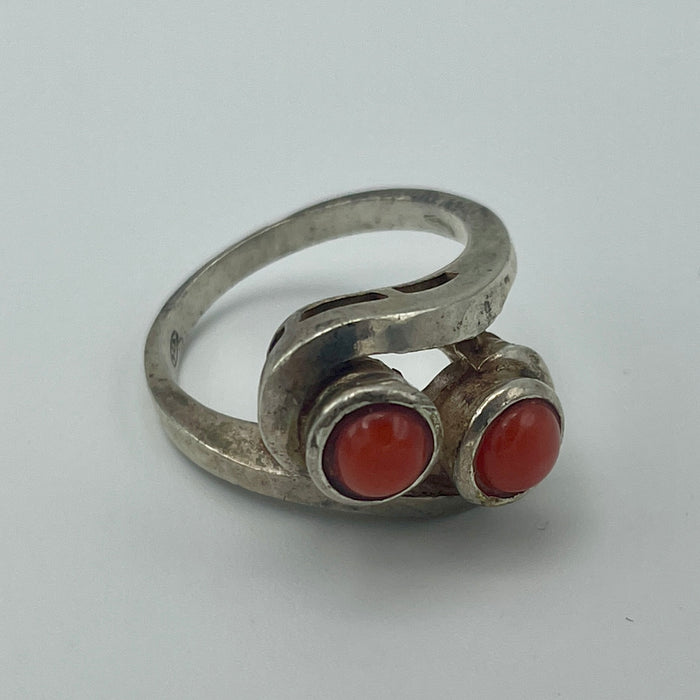 Anello contrariè corallo argento 925 Italia 1970 ca