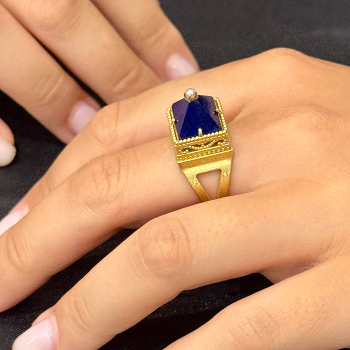 Anello montatura moderna con piramide lapislazzulo antica Italia 1900 ca