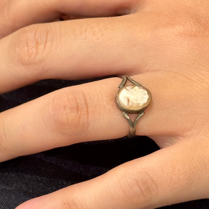 Anello cammeo figura femminile argento 800 Italia 1950 ca