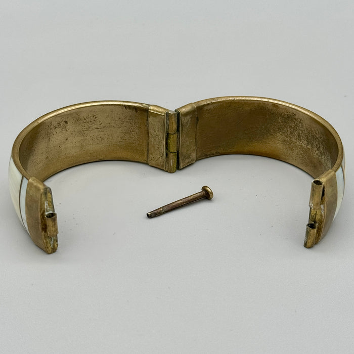 Bracciale in ottone e madreperla vintage 1970 ca