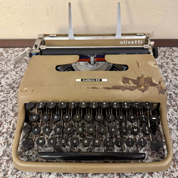 Macchina scrivere Olivetti Lettera 22 sabbia I° tipo con custodia 1950 ca
